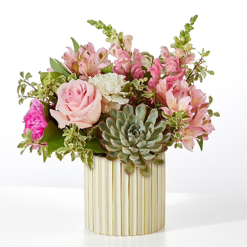 Magenta Musings Bouquet – Flower Cafe, Hartford WI