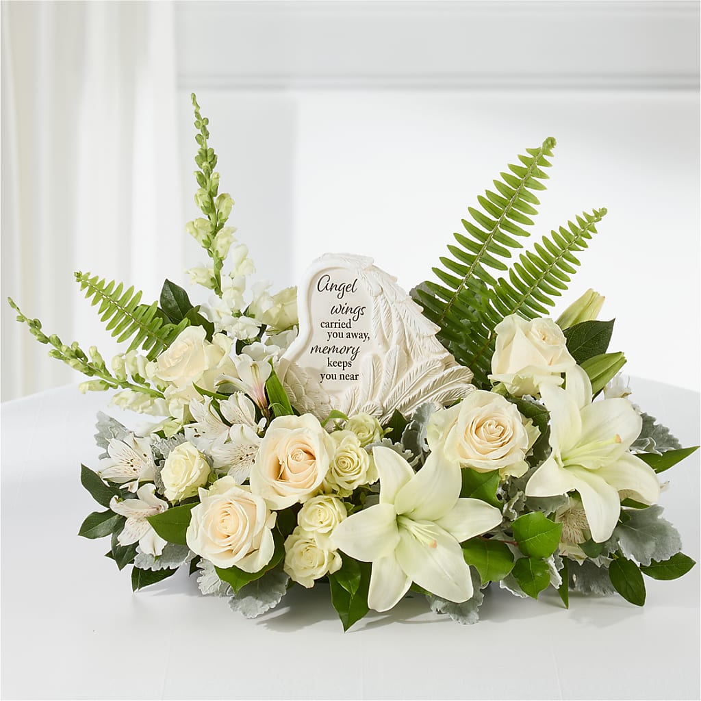 Holding You Close Arrangement – Flower Cafe, Hartford WI