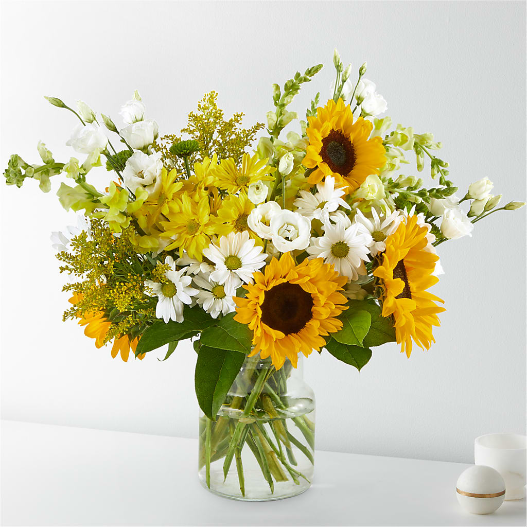 Hello Sunshine Bouquet – Flower Cafe, Hartford WI