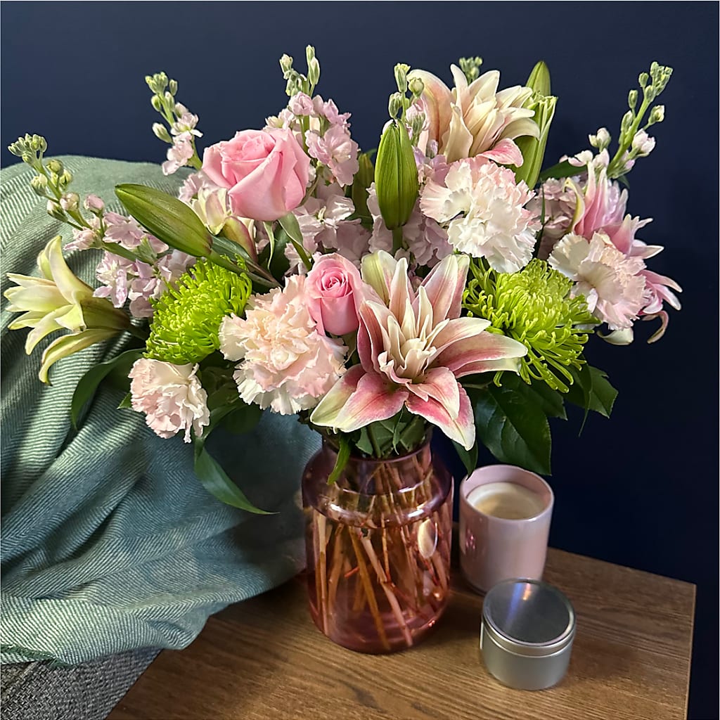 Pretty in Pink Bouquet – Flower Cafe, Hartford WI