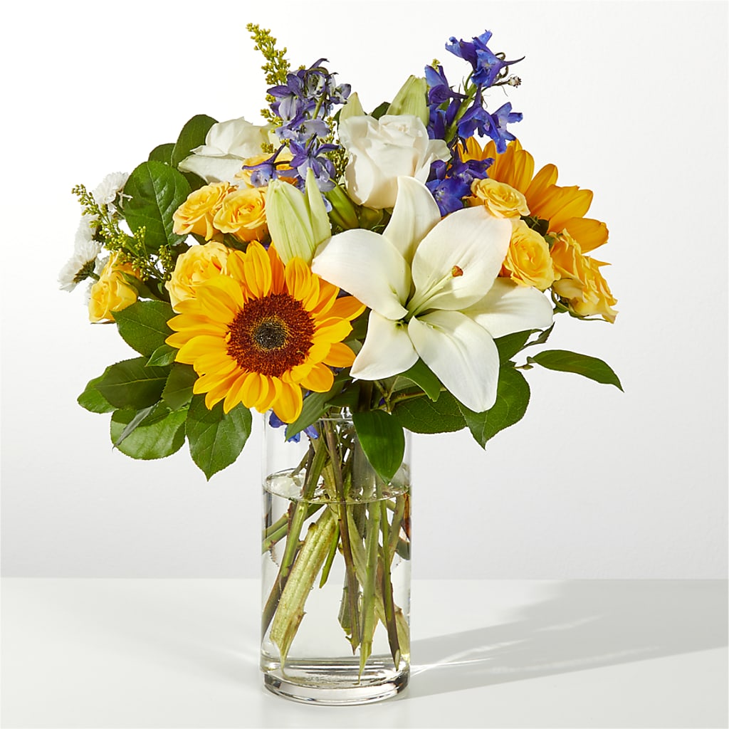Wonderfully Sunny Bouquet – Flower Cafe, Hartford WI
