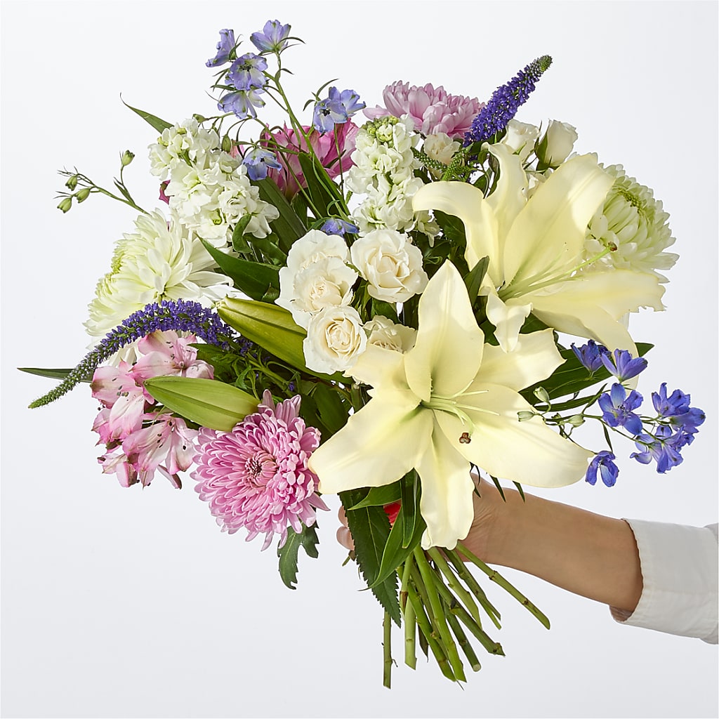 Winter Celebration Bouquet –  Flower Cafe, Hartford WI