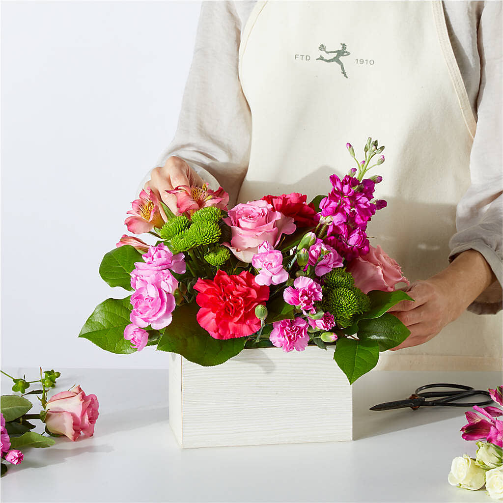 Sweetberry Box – A Florist Original –  Flower Cafe, Hartford WI