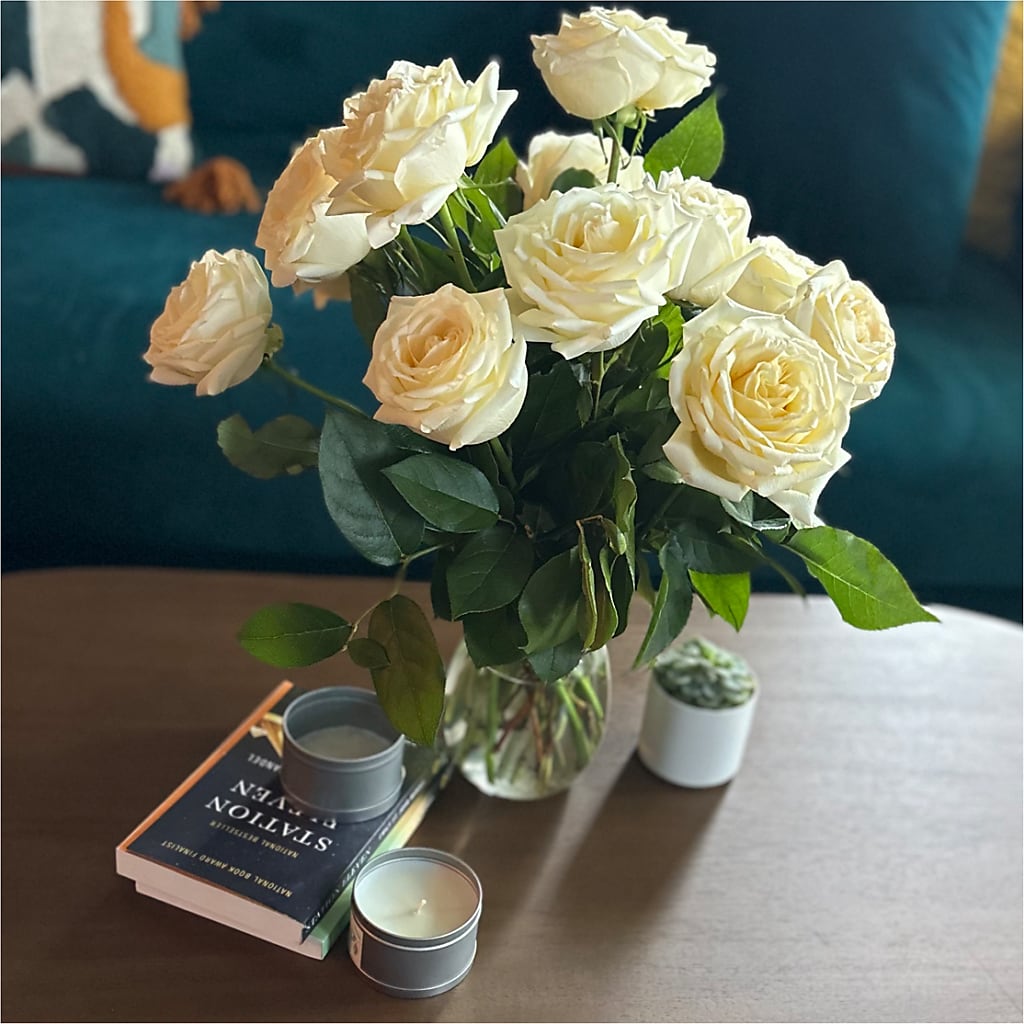 Long Stem Yellow Rose Bouquet –  Flower Cafe, Hartford WI