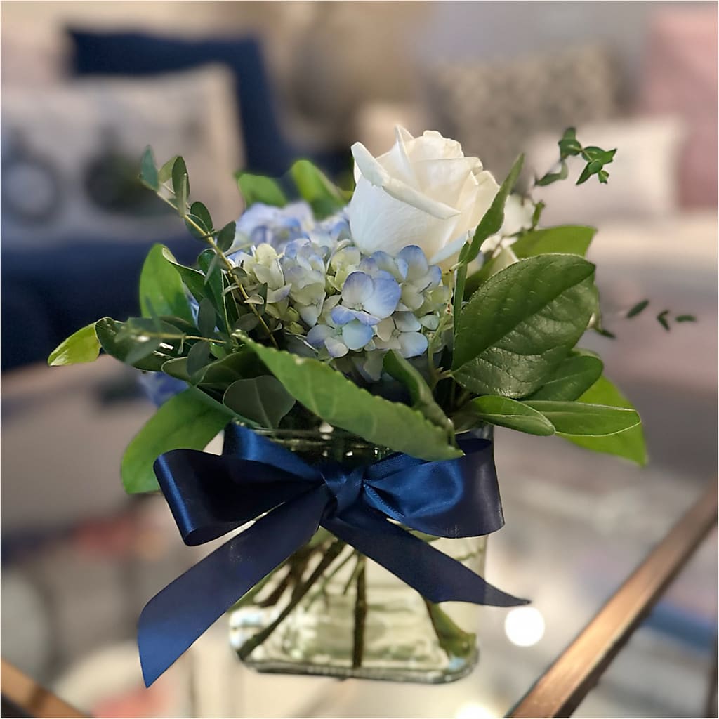 Sky Blue Delight Bouquet –  Flower Cafe, Hartford WI