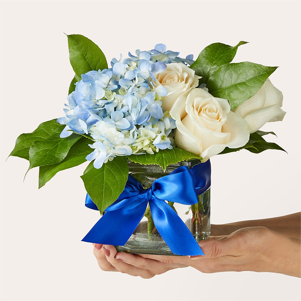 Sky Blue Delight Bouquet –  Flower Cafe, Hartford WI