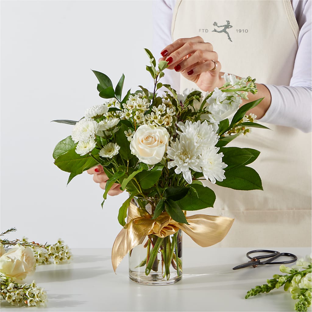 New Beginnings – A Florist Original –  Flower Cafe, Hartford WI