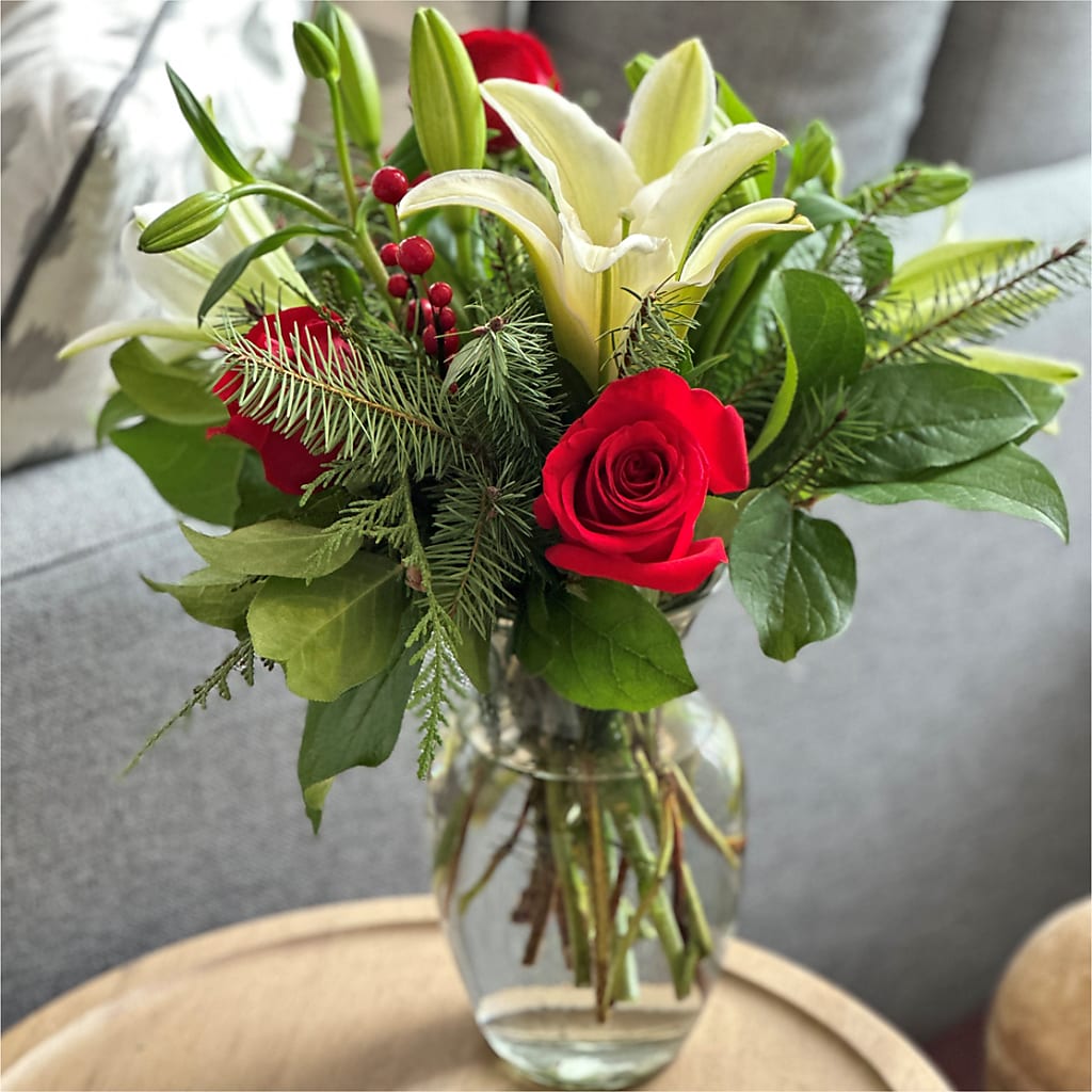 Sparkling Snowflakes Bouquet –  Flower Cafe, Hartford WI