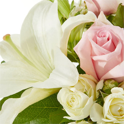 Kindhearted Bouquet –  Flower Cafe, Hartford WI
