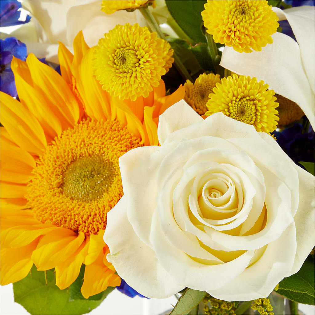 Stargazing Bouquet –  Flower Cafe, Hartford WI