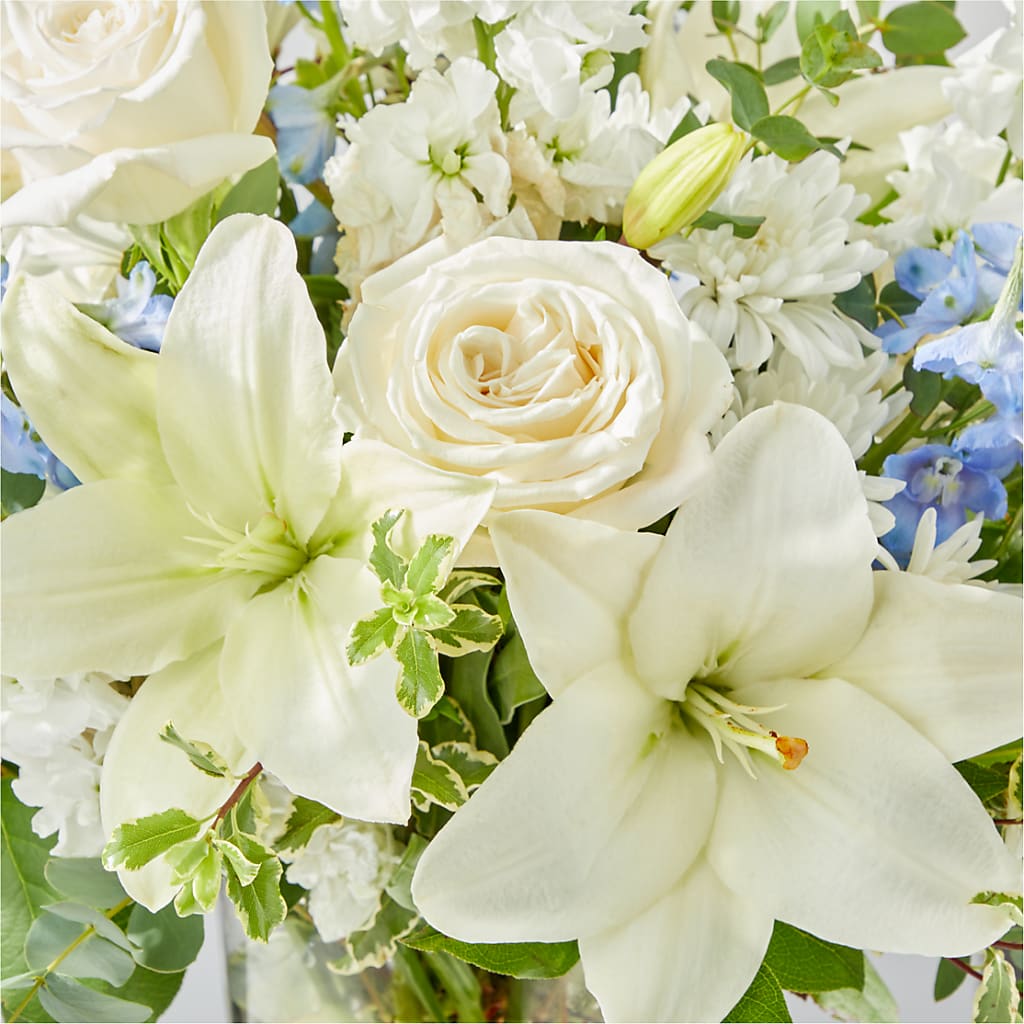 Peace of Mind Bouquet –  Flower Cafe, Hartford WI