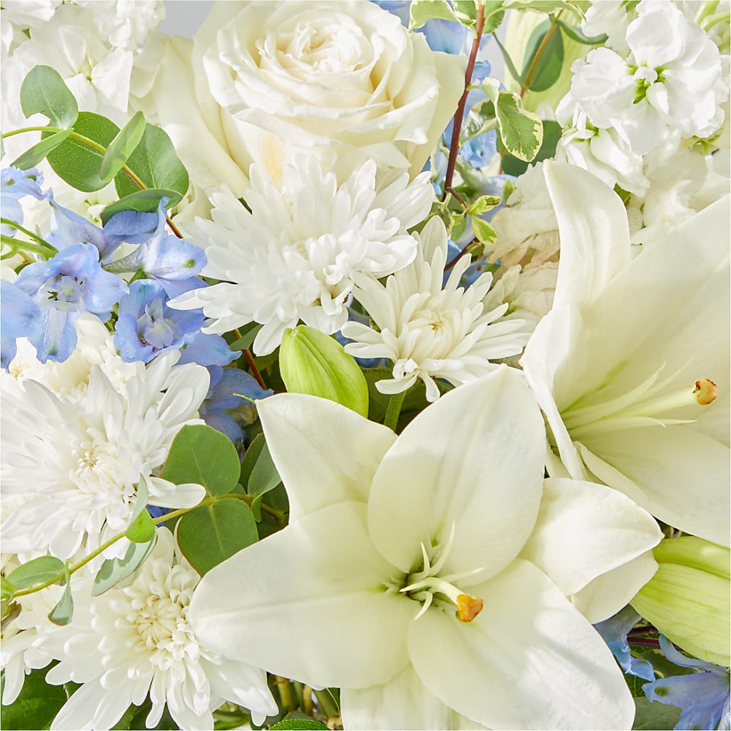 Peace of Mind Bouquet –  Flower Cafe, Hartford WI