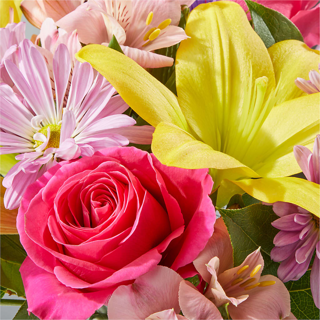 Sprinkles Bouquet –  Flower Cafe, Hartford WI