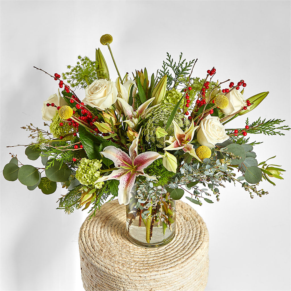 Berry & Bright Bouquet –  Flower Cafe, Hartford WI