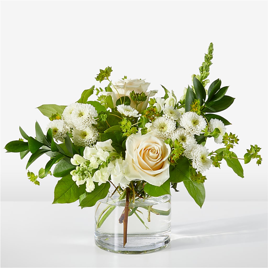 Hint of Vanilla Bouquet –  Flower Cafe, Hartford WI